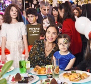 Фонд Гейдара Алиева организовал для детей традиционное праздничное веселье