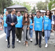 С участием Лейлы Алиевой в Бинагадинском районе состоялась церемония открытия двора, охватывающего 7 пятиэтажных зданий, в которых проживают 2 650 человек 