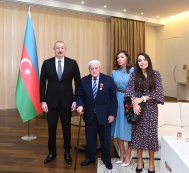 President Ilham Aliyev decorates People’s Artist Alibaba Mammadov with the Order of Glory 