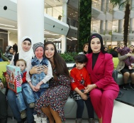 Лейла Алиева встретилась с детьми, страдающими от ихтиоза, болезни бабочки и иммунодефицита