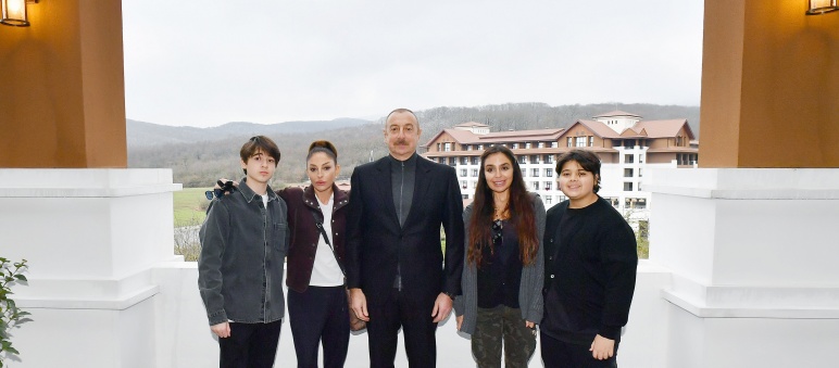 Президент Ильхам Алиев и первая леди Мехрибан Алиев приняли участие в открытии Комплекса отдыха «Шабран»