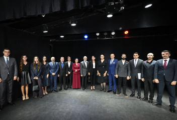 Birinci vitse-prezident Mehriban Əliyeva Azərbaycan Dövlət Pantomim Teatrında olub