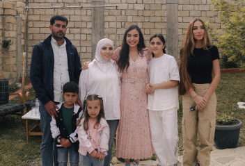 Leyla Əliyeva və Arzu Əliyeva Xızıda “Gənc arıçı” layihəsinin iştirakçısı ilə görüşüb