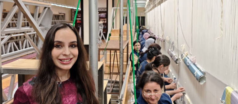 “Azerkhalcha” OJSC weaving largest circular carpet in history for Shusha Mosque