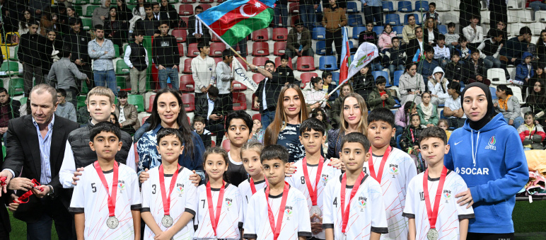 По инициативе Лейлы Алиевой организован очередной турнир по мини-футболу среди команд детских домов