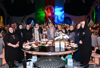 Şəhid analarının iştirakı ilə Vətən müharibəsində Zəfərin 5 illiyinə həsr olunmuş tədbir keçirilib