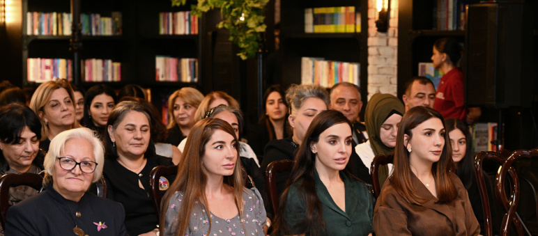 Bakı Kitab Mərkəzində “Zəfər sevinci” adlı musiqili-ədəbi gecə keçirilib