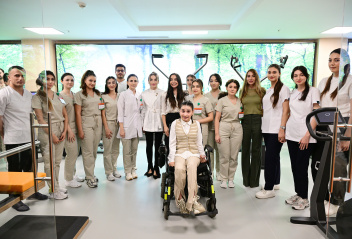 Yeni Klinikada Yeni Robotik Reabilitasiya və Sümük İliyi Transplantasiyası mərkəzlərinin açılış mərasimi olub