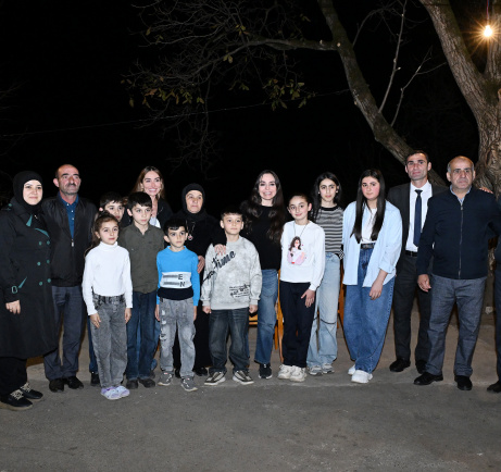 Leyla Əliyeva və Arzu Əliyeva Astarada Pəncəli Teymurovun ailəsini ziyarət ediblər