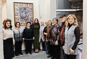 Leyla Əliyeva “YAŞA” Mərkəzində yaşlı nəslin nümayəndələri ilə görüşüb