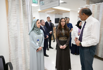 Вице-президент Фонда Гейдара Алиева Лейла Алиева посетила Центр комплексного лечения и исследований рака в Маскате