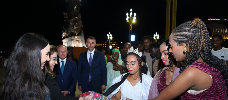 Leyla Əliyeva Əddis-Əbəbədə Adva Zəfər Muzey Kompleksində olub