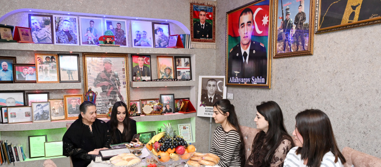 Leyla Əliyeva Vətən Müharibəsi Qəhrəmanı Şahin Allahyarovun ailəsini ziyarət edib