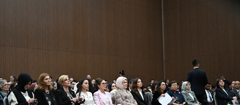 Azərbaycanın birinci xanımı Mehriban Əliyeva Antalyada “Fələstində sülh naminə birləşərək: Təhsil sisteminin məhv edilməsi ilə mübarizə və gələcəyin qorunması” adlı paneldə iştirak edib