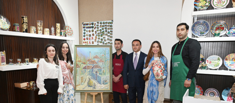 Leyla Əliyeva və Arzu Əliyeva Şəkidə “ABAD” Keramika və Tətbiqi Sənət Mərkəzi ilə tanış olublar