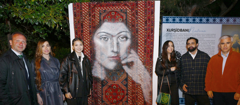 Leyla Əliyeva və Arzu Əliyeva Beynəlxalq Xalça Festivalını ziyarət ediblər