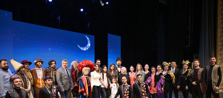 Akademik Musiqili Teatrda “Balaca şahzadə” əsəri əsasında hazırlanmış eyniadlı tamaşa nümayiş olunub