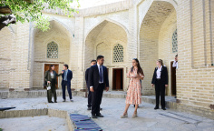 Leyla Əliyeva ilk Buxara Biennalesinin əsərləri ilə tanış olub