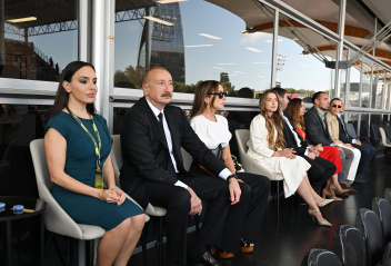 Prezident İlham Əliyev və birinci xanım Mehriban Əliyeva Formula 1 Azərbaycan Qran-Prisinin əsas yarışına baxıblar