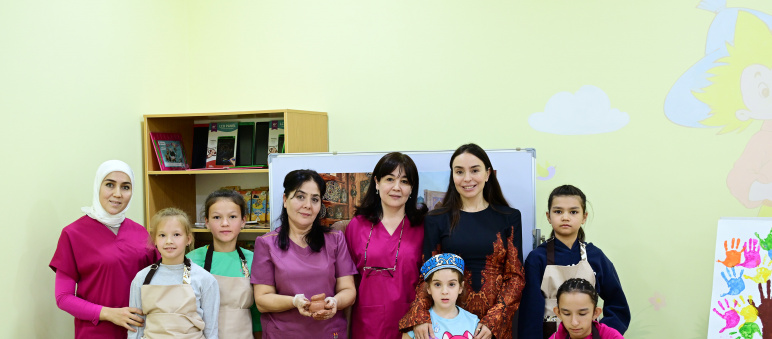 Leyla Əliyeva Səmərqənddə xüsusi qayğıya ehtiyacı olan uşaqlar üçün yaradılan mərkəzlərin fəaliyyəti ilə tanış olub