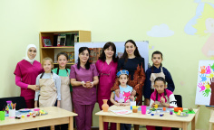 Leyla Əliyeva Səmərqənddə xüsusi qayğıya ehtiyacı olan uşaqlar üçün yaradılan mərkəzlərin fəaliyyəti ilə tanış olub