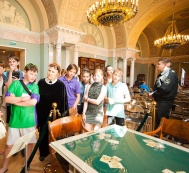 По инициативе Лейлы Алиевой в Международный день защиты детей учащиеся московской школы приняли участие на мероприятии в Музее современной истории России