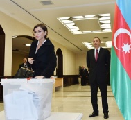  President Ilham Aliyev and family members participate in the voting