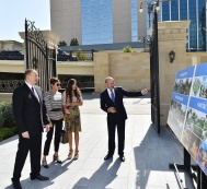 President Ilham Aliyev and Mrs Mehriban Aliyeva make themselves familiarized with the conditions created in “Rose Garden” Park in Nasimi District 