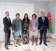 Лейла Алиева встретилась с региональным директором ЮНИСЕФ по Европе и Центральной Азии Афшан Хан