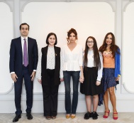 First Vice-president Mehriban Aliyeva meets young inventors